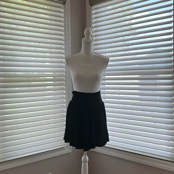 H&M Black Midi Skirt - Picture 3 of 4